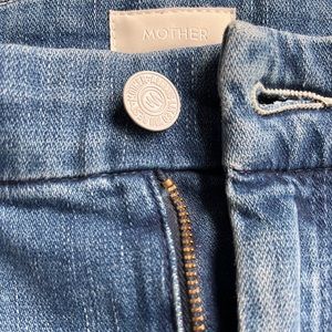 Mother Jeans The Looker Ankle Fray Chain of Destiny